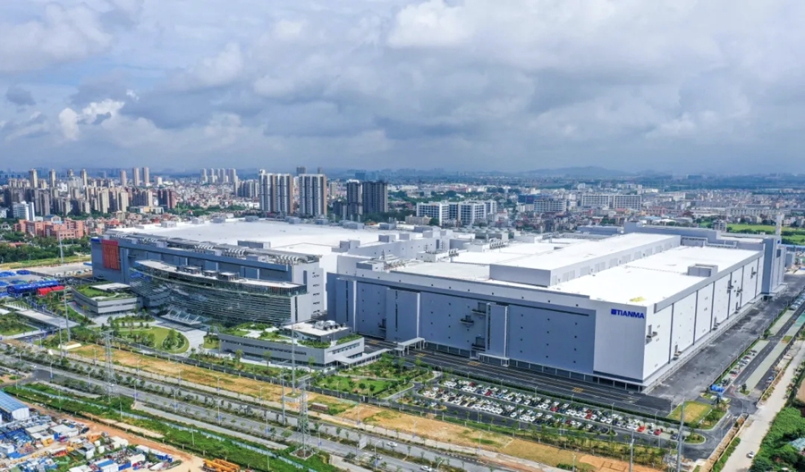 厦门加快建设“先进制造业强市”，图为厦门天马第8.6代新型显示板生产线项目。厦门市工业和信息化局供图