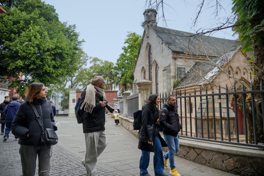 媒体代表与博主走进烟台山历史风貌区