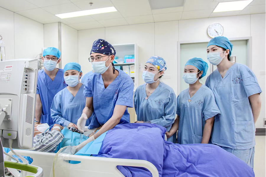 上海六院专家带教指导。晋江市医院供图
