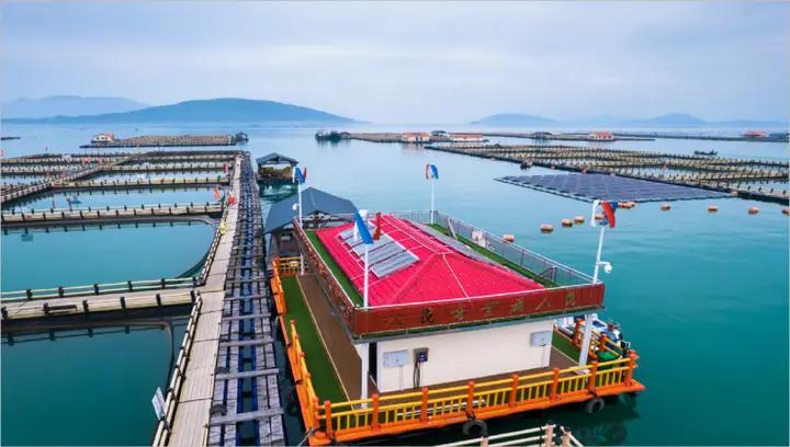 三都澳海上渔排“风光储充用”一体化示范项目。宁德市环三售电有限公司供图
