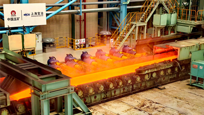 “绿色”钢铁洪流在这里诞生
短流程全智能电炉绿色炼钢工艺，比传统长流程冶炼碳排放下降70%以上，较传统电炉节能15%-20%。