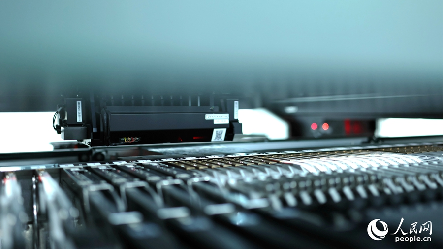 数字化生产线一角。人民网 李昌乾摄