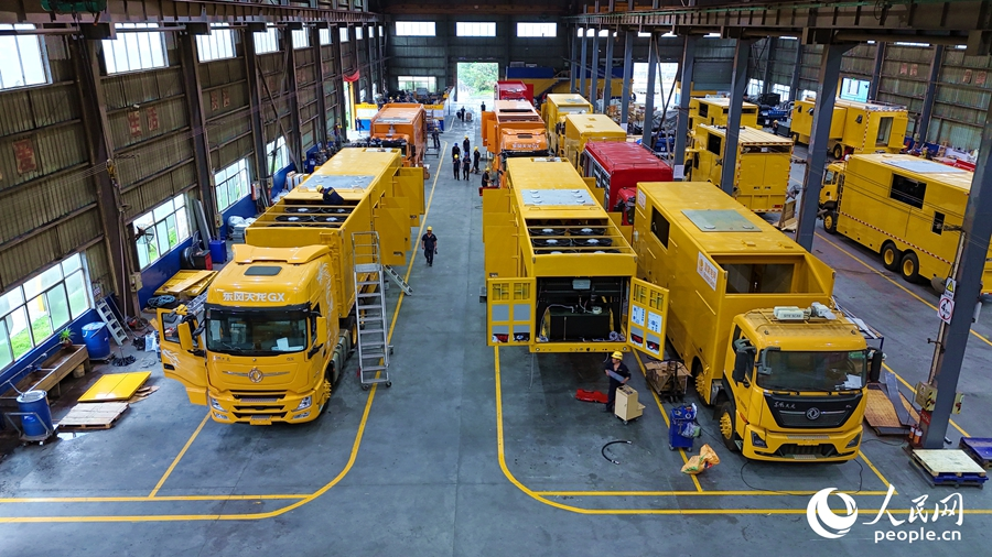 龙岩海德馨汽车有限公司装配车间。人民网 李昌乾摄