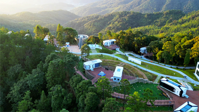 小鸟衔来“致富经”
位于福建三明西北部的明溪县是我国南方重点林区县之一，“绿色宝库”里就属树和鸟雀多，这里有记录的野生鸟类达345种。