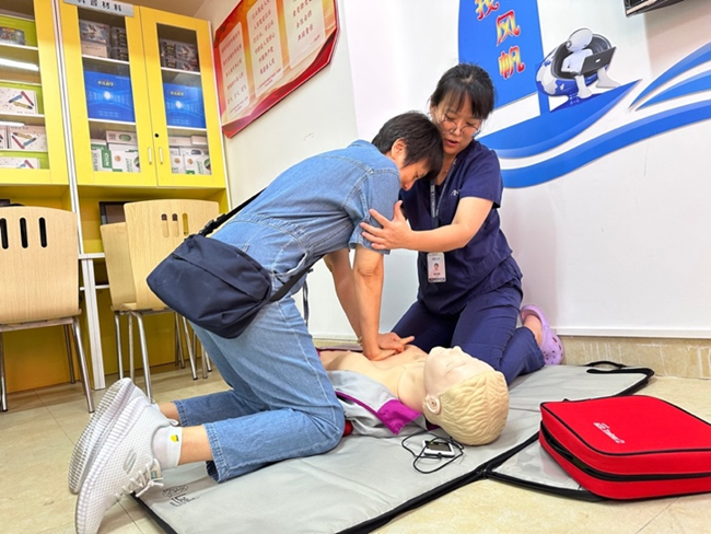 急救技能培训。厦心医院供图