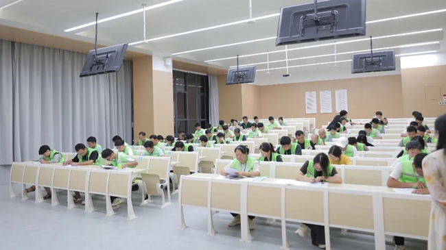 理论知识考核现场